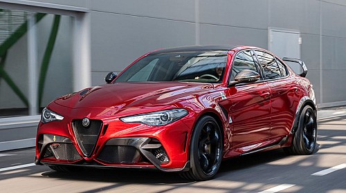 Giulia Quadrifoglio