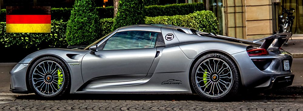 A Porsche 918 Oakley Design