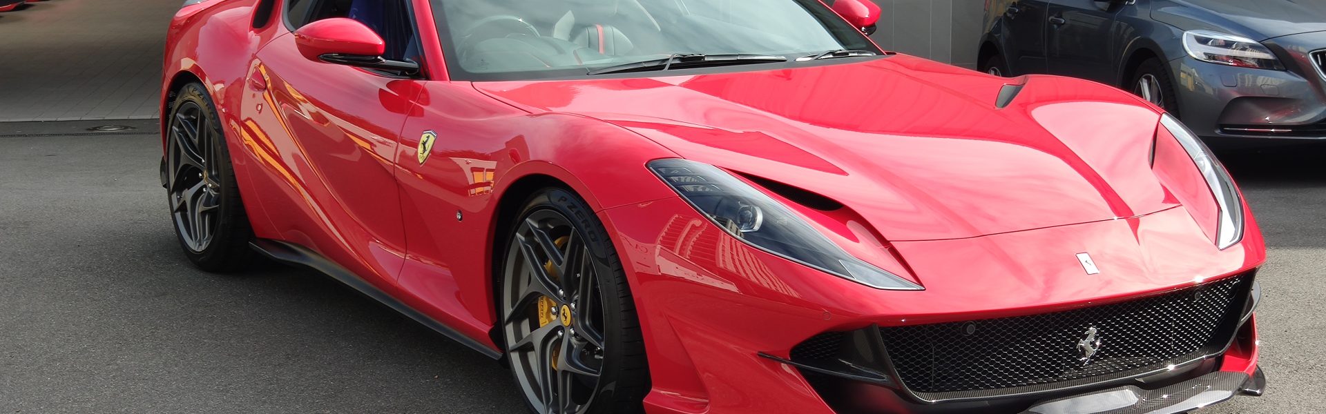 Ferrari 812 – Carbon, lowering springs & N Largo exhaust