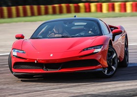 SF90 Spider/Stradale
