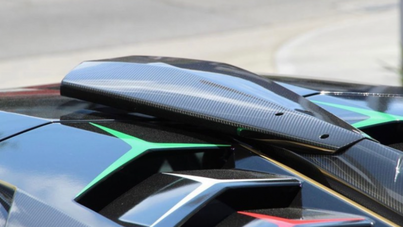 Photo of 1016 Industries Roof Scoop for the Lamborghini Aventador SVJ LP770-4 - Image 1
