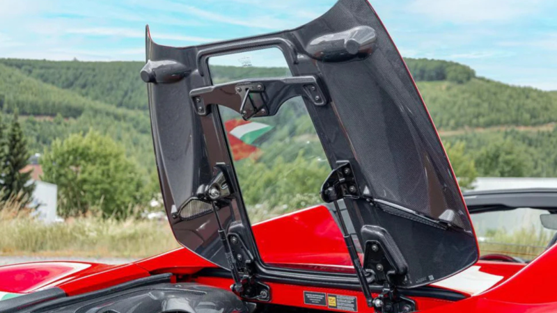 Photo of Capristo Carbon Engine Cover for the Ferrari F8 Tributo/Spider - Image 3