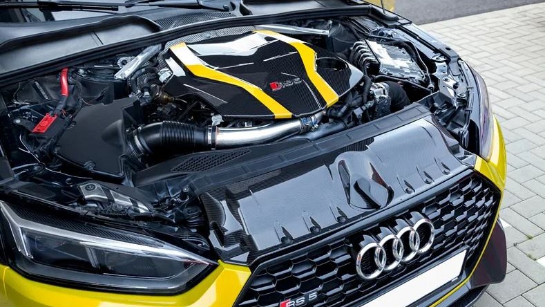 Photo of Capristo Carbon Fibre Engine Cover - pre-facelift (B9/F5) for the Audi RS5 B8/8.5 - Image 3