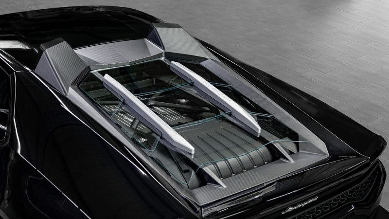 Photo of Capristo Engine Bonnet in Carbon (Coupe) for the Lamborghini Huracan LP610-4 - Image 1