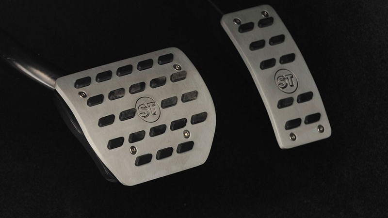 Photo of Startech Aluminium pedal pads for the Land Rover Range Rover Vogue (2013-2025) - Image 1