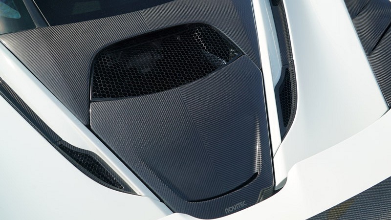 Photo of Novitec COVER AIR INTAKE CENTER for the McLaren 720S Coupe/Spider - Image 2