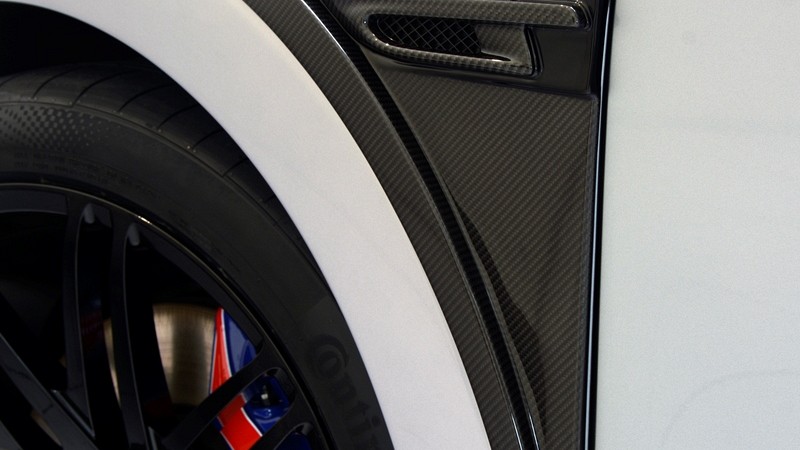 Photo of Startech Carbon air outlets front fender for the Bentley Bentayga - Image 2