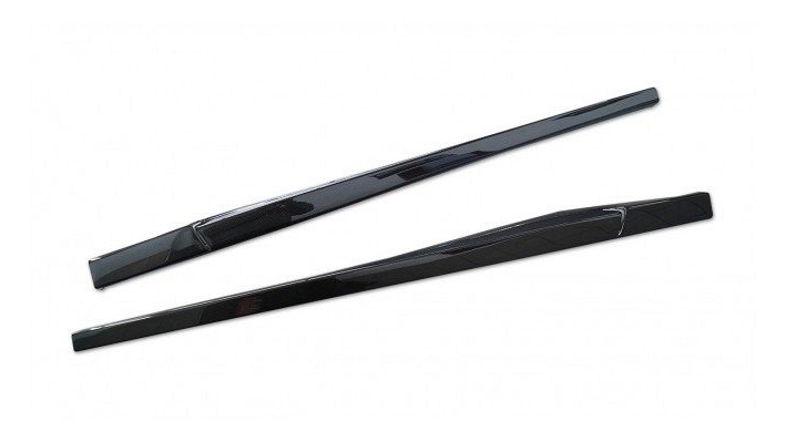 Photo of Novitec Side Panels Set in Carbon for the Ferrari Portofino - Image 3