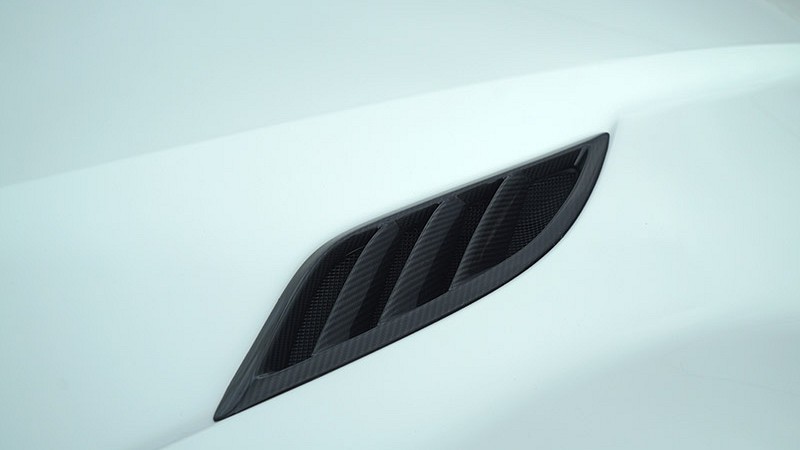 Photo of Novitec Carbon Insert for Air Outlet Engine Bonnet for the Ferrari Portofino - Image 1