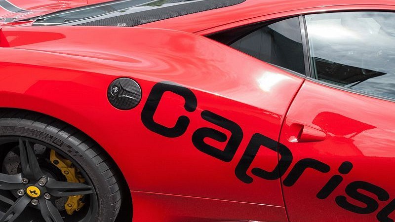 Photo of Capristo Carbon Fibre Fuel Tank Cap for the Ferrari 458 Speciale/Aperta - Image 4