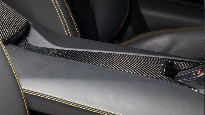 Photo of Novitec Armrest for Centre Console for the Lamborghini Aventador LP700-4/LP720-4 - Image 2