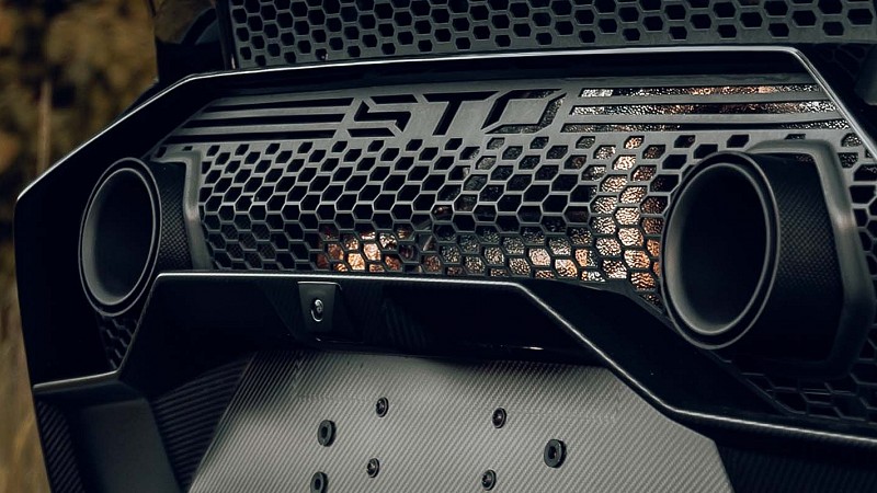 Photo of Novitec Carbon Tailpipes for the Lamborghini Huracan STO - Image 4