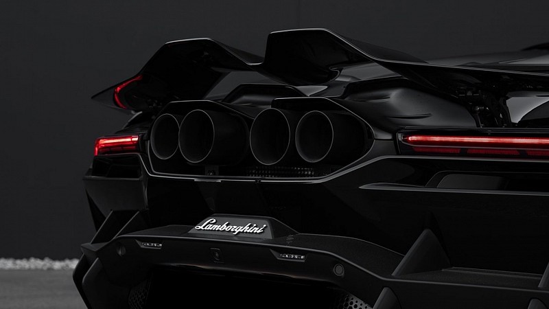Photo of Novitec Stainless Steel Black Tailpipes for the Lamborghini Revuelto - Image 1