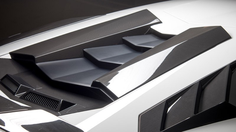 Photo of Novitec Roof-air-scoop (not for Roadster) for the Lamborghini Aventador Ultimae LP780-4 - Image 2