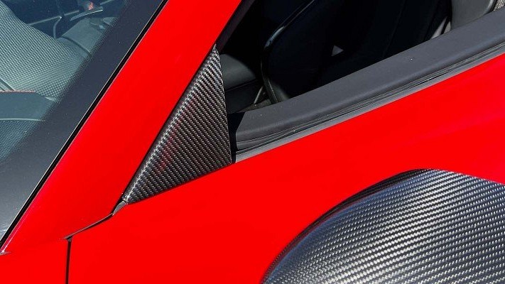 Photo of Novitec TRIANGLE COVER SIDE WINDOW for the Ferrari SF90 Spider/Stradale - Image 2