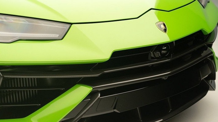 Photo of Novitec Cover Front Bumper Upper Position Long for the Lamborghini Urus Performante - Image 1