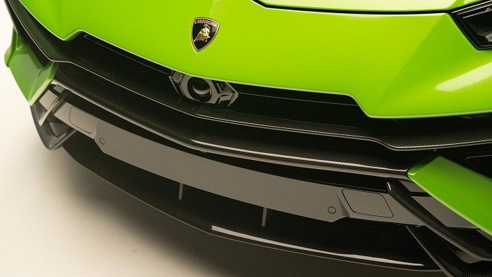 Photo of Novitec Cover Front Bumper Middle Short for the Lamborghini Urus Performante - Image 1