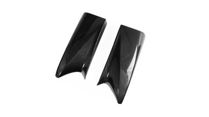 Photo of Novitec Carbon Rear Middle Cover for the Lamborghini Urus SE - Image 2