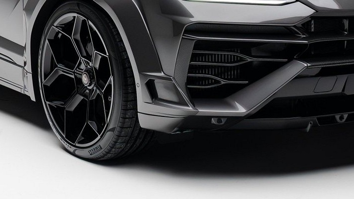 Photo of Novitec Carbon Front Attachment for the Lamborghini Urus SE - Image 1