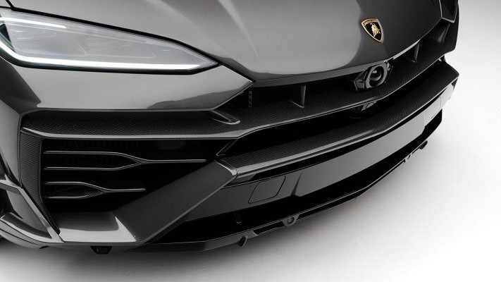 Photo of Novitec Carbon Front Bumper Long for the Lamborghini Urus SE - Image 1